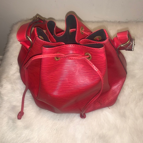 Louis Vuitton Purse - Picture 1 of 4